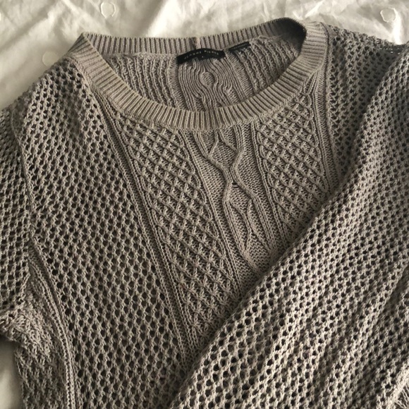 ***SOLD*** {Jeanne Pierre} open knit grey sweater - Picture 8 of 8